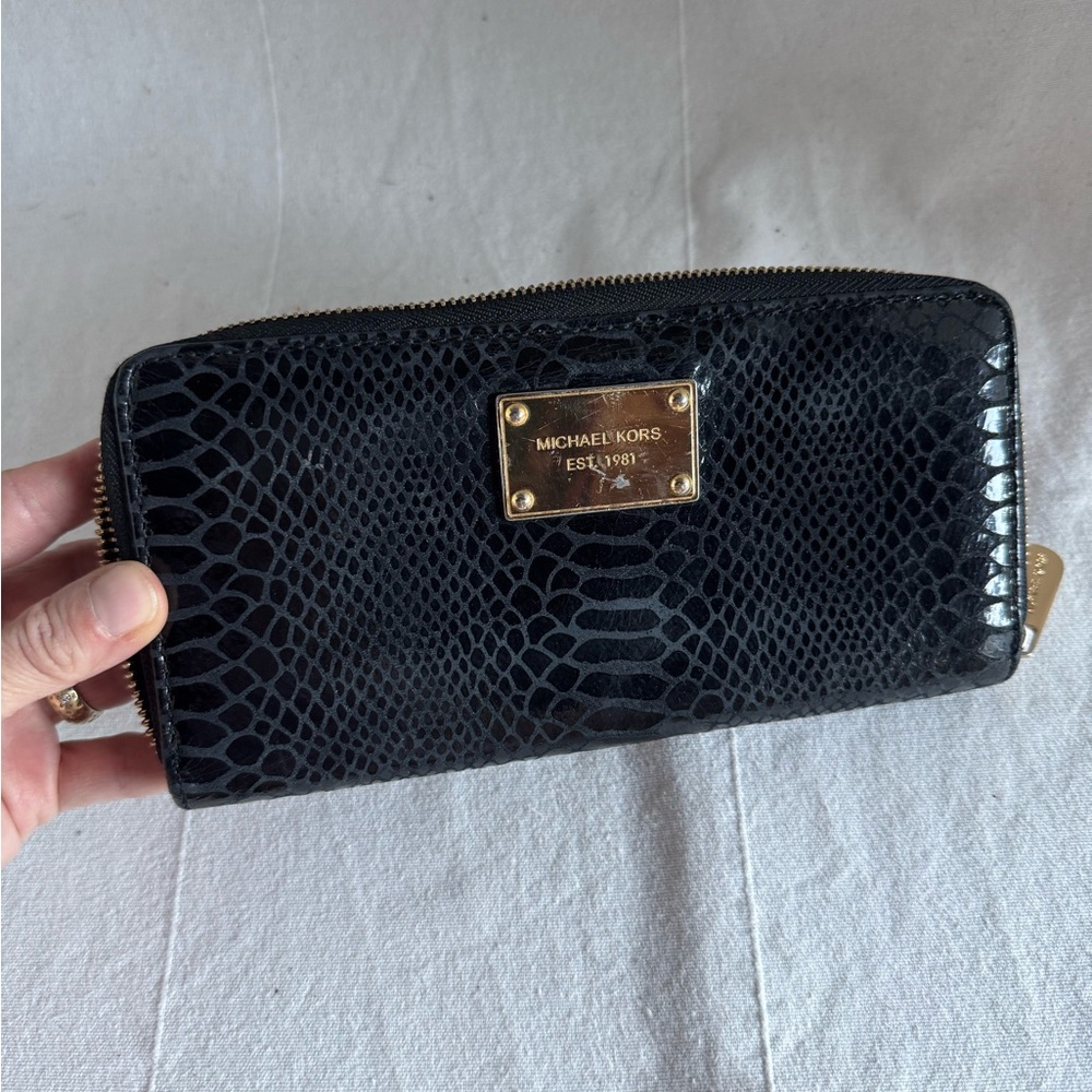 Michael Kors Black and Gold Textured Wallet